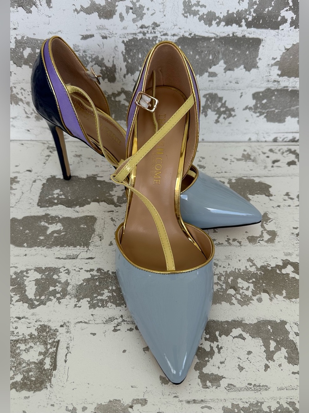 Things II Come Multi-color T- strap Pointed Heel size 8